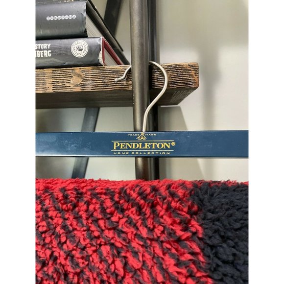 Pendleton Throw Blanket 50 x 70 Sherpa Throw - Picture 6 of 7